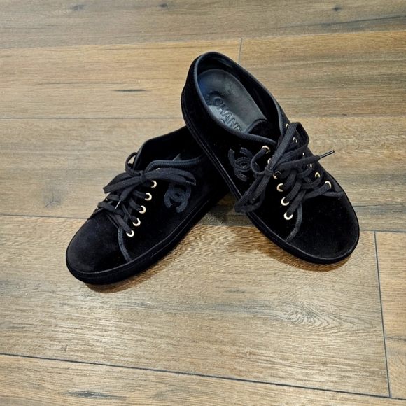 Chanel Black Velvet Sneakers - Size 39 1/2 - Picture 1 of 12